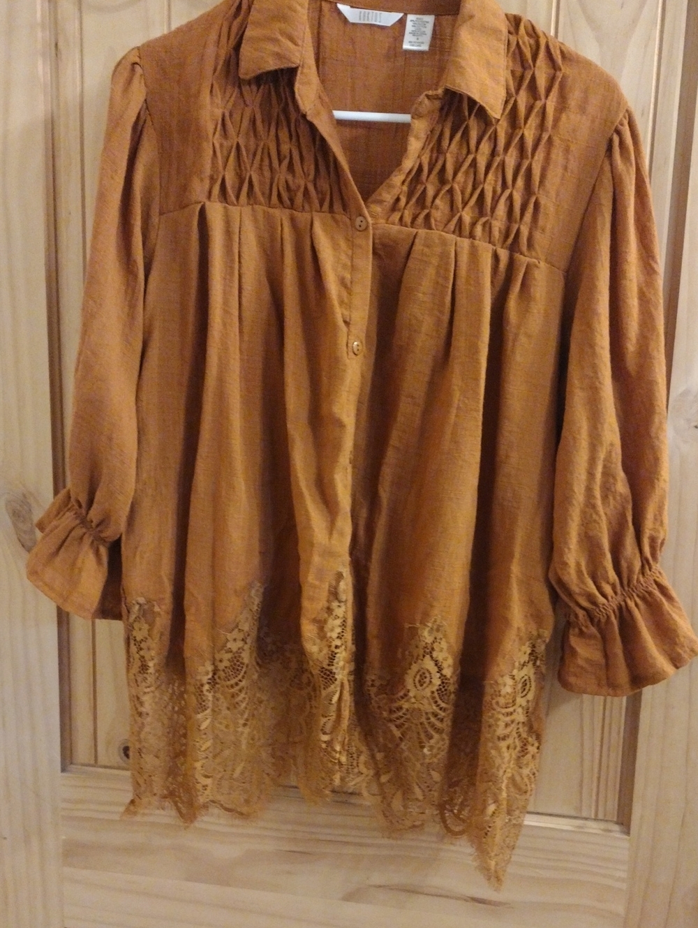 Kaktus Burnt Orange Lace-Hem Button Down Top